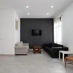 Holiday home Little Yellow House Gijon