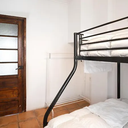 Сasa de vacaciones Little Yellow House