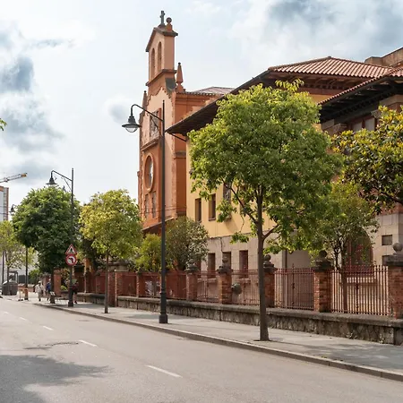 Dom wakacyjny Little Yellow House Gijón