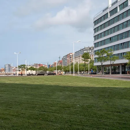 Dom wakacyjny Little Yellow House Gijón