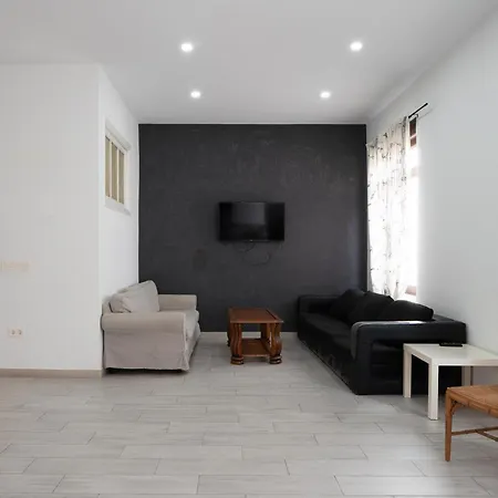 Dom wakacyjny Little Yellow House Gijón