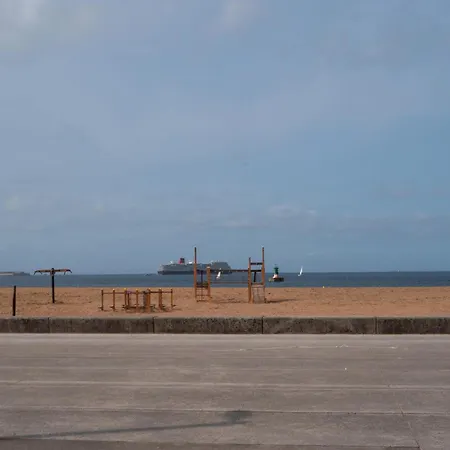 Dom wakacyjny Little Yellow House